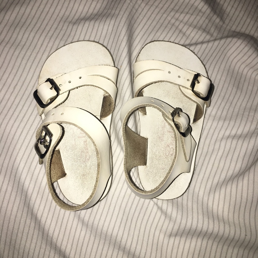 Size 4 Sun Sans